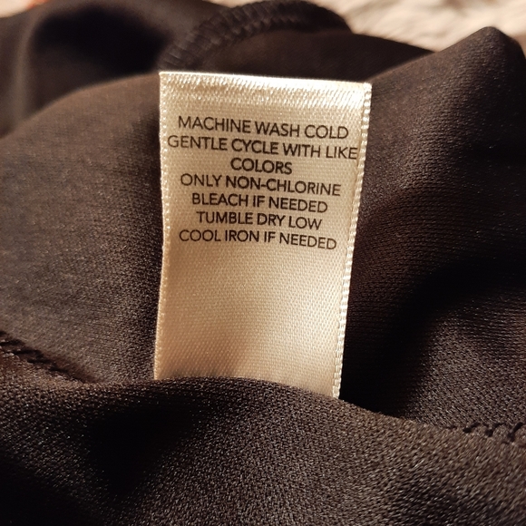 CJ Banks Smocking Top Size 1X - Picture 15 of 15